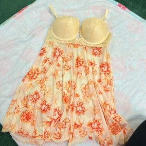 Women’s sheer, yellow nightgown, size XL